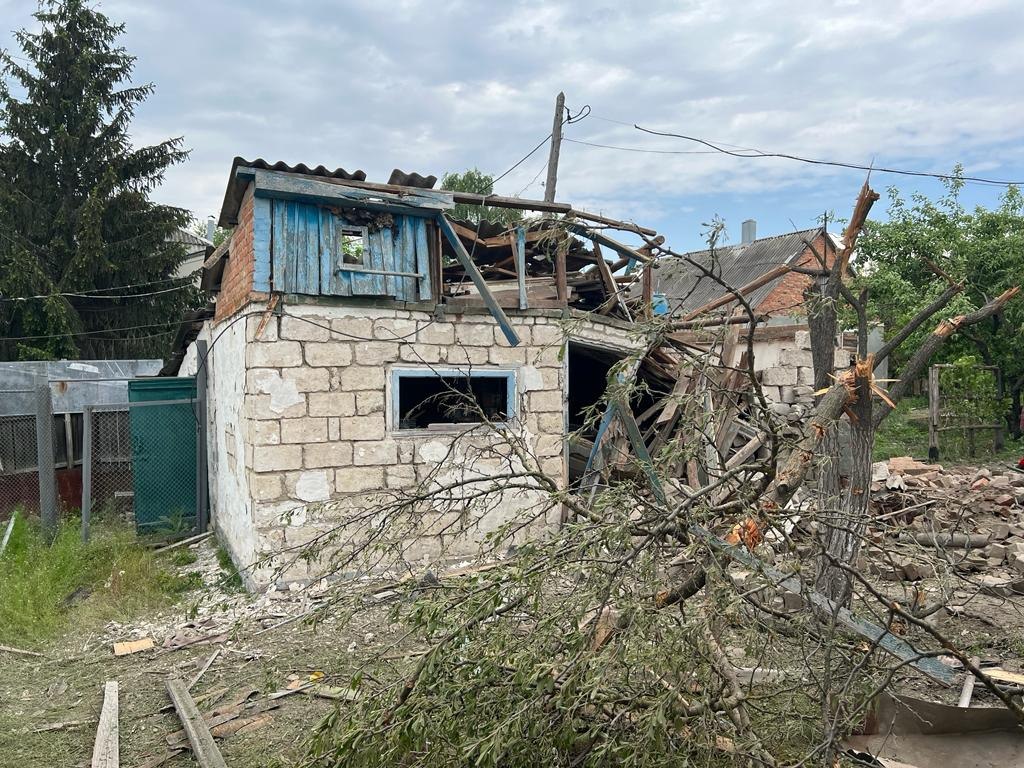 Показали фотографії наслідків прильотів на Харківщини правоохоронці